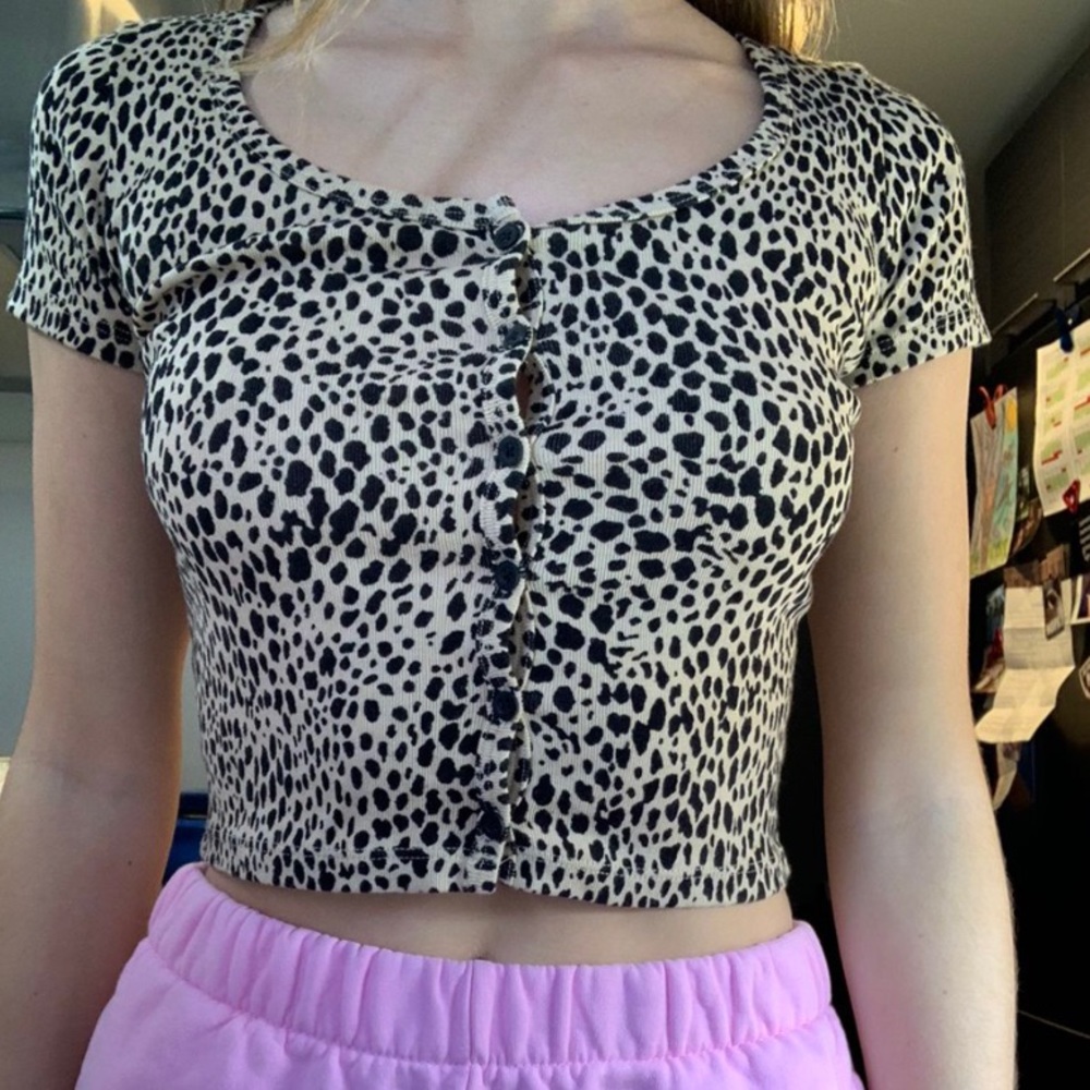 *** SOLD *** Brandy Melville Cheetah Zelly Top